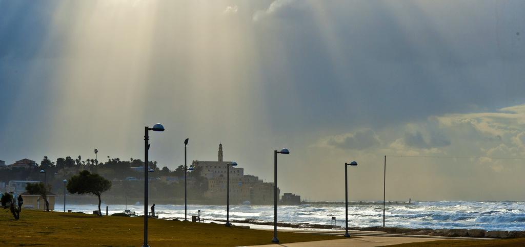 تل أبيب Apartment With Sea View And Balcony Facing West By Sea N' Rent المظهر الخارجي الصورة